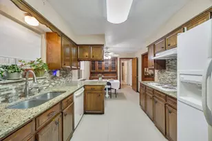 7959 Greenhollow Ln, Dallas, TX 75240 - Photo 8