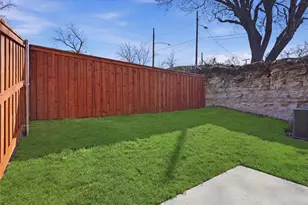 1402 Hutchins Ave, Dallas, TX 75203 - Photo 22
