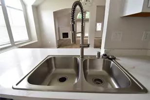 7837 Roundtable Rd, Frisco, TX 75035 - Photo 8