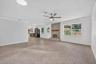 1901 Knoxville Dr, Bedford, TX 76022 - Photo 4