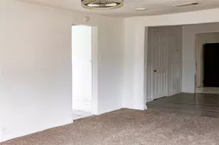 936 E Cantey St, Fort Worth, TX 76104 - Photo 6