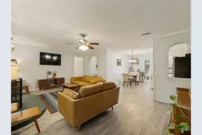 410 E White Street, Pilot Point, TX 76258 - Photo 10