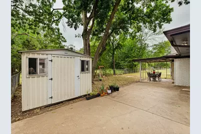 410 E White Street, Pilot Point, TX 76258 - Photo 24