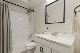 410 E White St, Pilot Point, TX 76258 - Photo 16