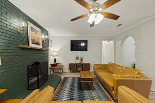 410 E White St, Pilot Point, TX 76258 - Photo 8