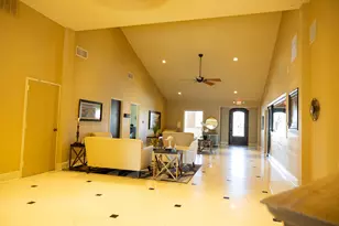 401 E Pearl St, Granbury, TX 76048 - Photo 26