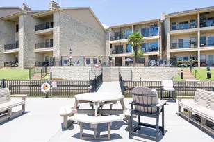 401 E Pearl St, Granbury, TX 76048 - Photo 24