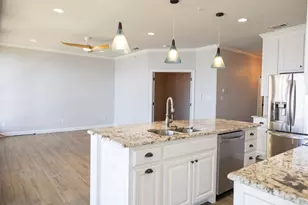 401 E Pearl St, Granbury, TX 76048 - Photo 4