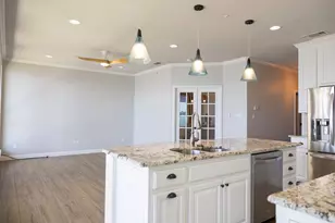 401 E Pearl St, Granbury, TX 76048 - Photo 18