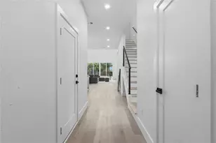 3905 Blue Ridge Blvd, Dallas, TX 75233 - Photo 2