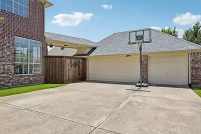 1045 Sir Lancelot Circle, Lewisville, TX 75056 - Photo 24