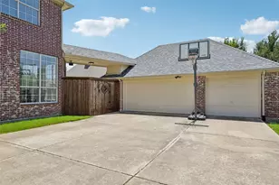 1045 Sir Lancelot Cir, Lewisville, TX 75056 - Photo 24