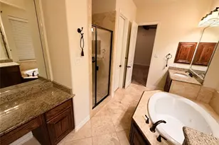 2215 Longview Rd, Irving, TX 75063 - Photo 14