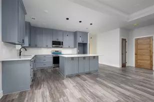 411 W Elm St, Whitewright, TX 75491 - Photo 4