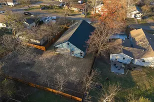 411 W Elm St, Whitewright, TX 75491 - Photo 28