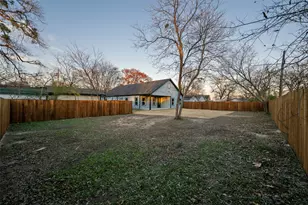 411 W Elm St, Whitewright, TX 75491 - Photo 20