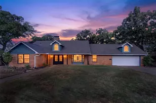 305 NW 7th Ave, Mineral Wells, TX 76067 - Photo 2