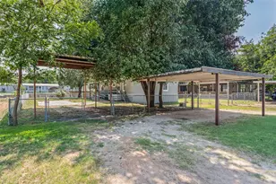 3616 Pecan Grove Ct, Granbury, TX 76048 - Photo 2