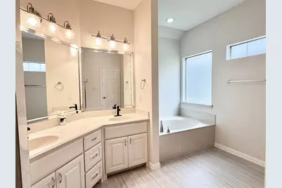 2204 Paige Court, Carrollton, TX 75006 - Photo 18