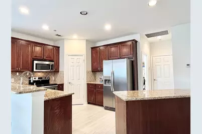 2204 Paige Court, Carrollton, TX 75006 - Photo 6