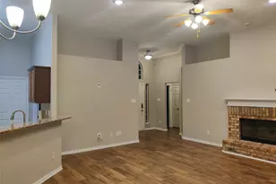 204 Bayfield Dr, Mansfield, TX 76063 - Photo 2