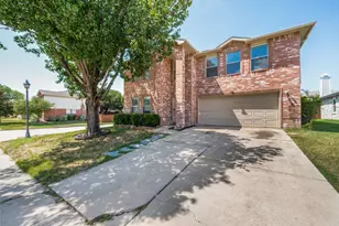 2301 Chestnut Dr, Little Elm, TX 75068 - Photo 2