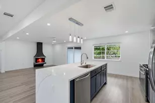 12607 Gaslite Cir, Farmers Branch, TX 75234 - Photo 10