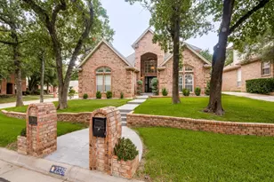 2326 Ox Bow Ct, Arlington, TX 76006 - Photo 2