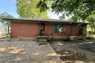 4310 Dawes Dr, Dallas, TX 75211 - Photo 2