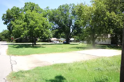 523 W 4th Street, Justin, TX 76247 - Photo 4