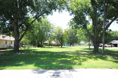 523 W 4th Street, Justin, TX 76247 - Photo 1