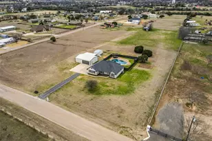 312 Corral Rd, Godley, TX 76044 - Photo 4