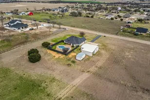 312 Corral Rd, Godley, TX 76044 - Photo 6