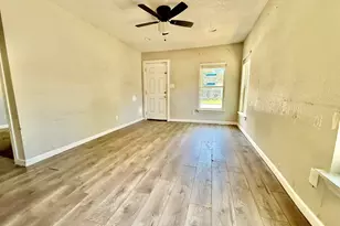 1521 Withers St, Fort Worth, TX 76105 - Photo 2