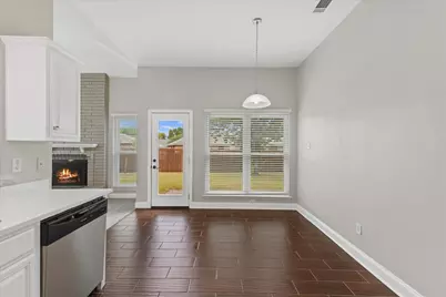 670 Honeysuckle Lane, Cedar Hill, TX 75104 - Photo 4