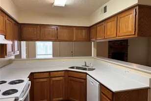 1008 Irene St, Burleson, TX 76028 - Photo 2
