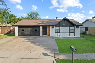 421 Parkvale Ln, Grand Prairie, TX 75052 - Photo 1