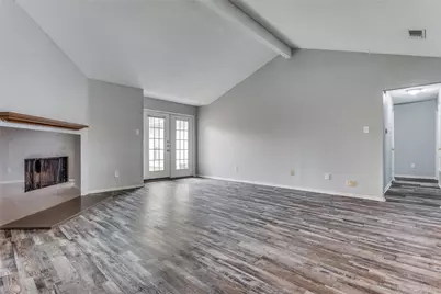 209 W Schreiber Street, Garland, TX 75040 - Photo 6
