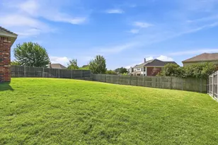 812 Peach Ln, Burleson, TX 76028 - Photo 32