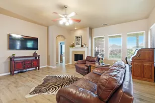 812 Peach Ln, Burleson, TX 76028 - Photo 16