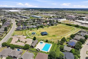 812 Peach Ln, Burleson, TX 76028 - Photo 36