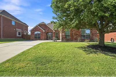 812 Peach Lane, Burleson, TX 76028 - Photo 2