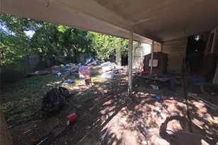 905 W Walker St, Breckenridge, TX 76424 - Photo 16