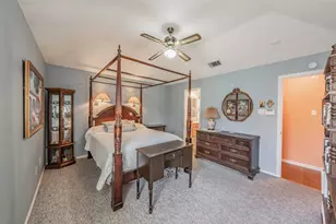 1108 Middlebury Ln, Euless, TX 76040 - Photo 16