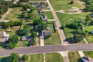 424 E Pennsylvania Ave, Van, TX 75790 - Photo 10