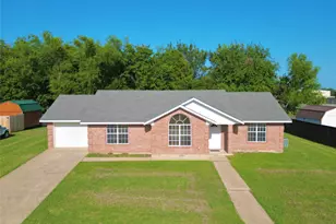 2001 Solomon Dr, Commerce, TX 75428 - Photo 2
