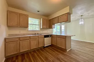 2001 Solomon Dr, Commerce, TX 75428 - Photo 10