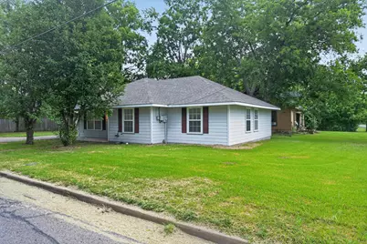1002 Pine Street, Bonham, TX 75418 - Photo 22
