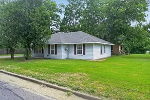 1002 Pine St, Bonham, TX 75418 - Photo 22