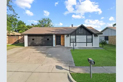421 Parkvale Lane, Grand Prairie, TX 75052 - Photo 1